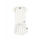 Outfit vertical stripes sand